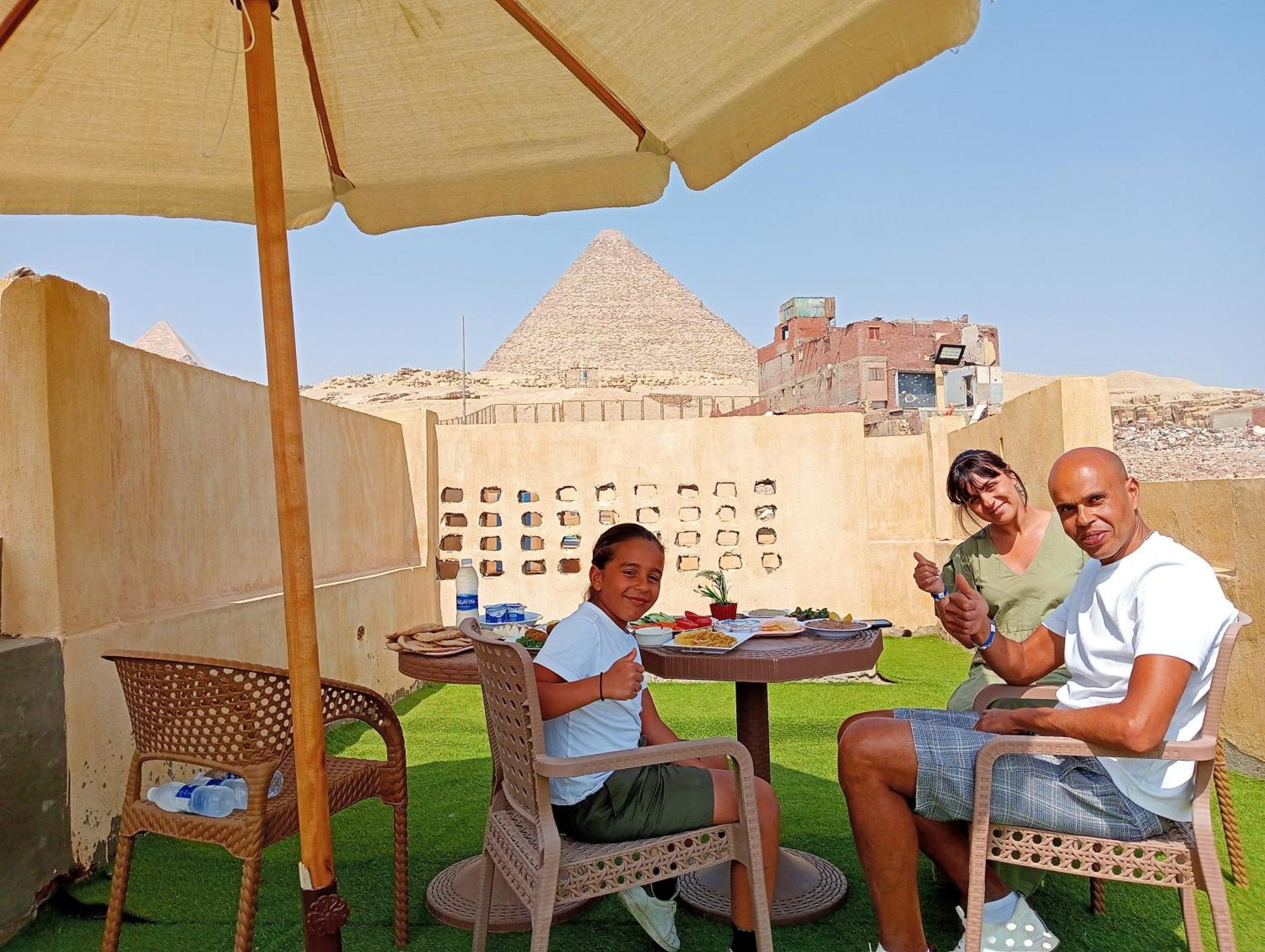 Sidi Hamad Pyramids View Hotel Kafret el-Gabal Eksteriør billede